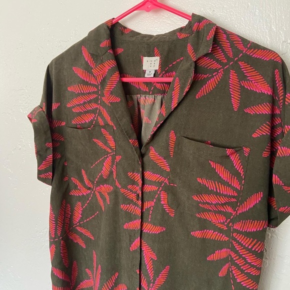 A New Day Short Sleeve Button Up T Shirt, size M, Olive Green & Pink Botanical - Picture 2 of 4